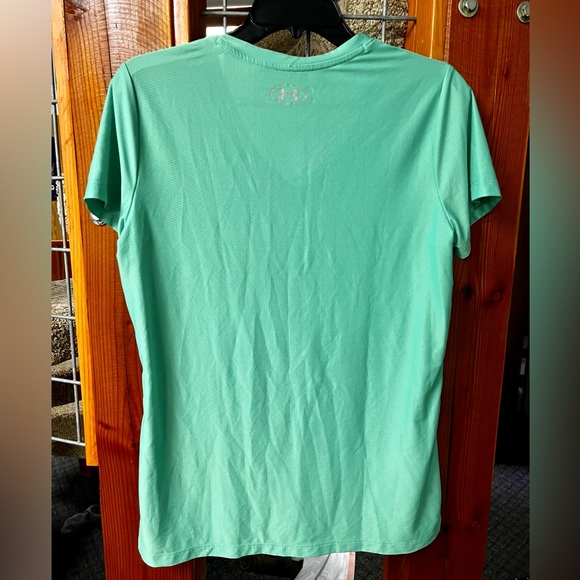 Under Armour Medium Loose Fit Workout Top - Picture 2 of 5